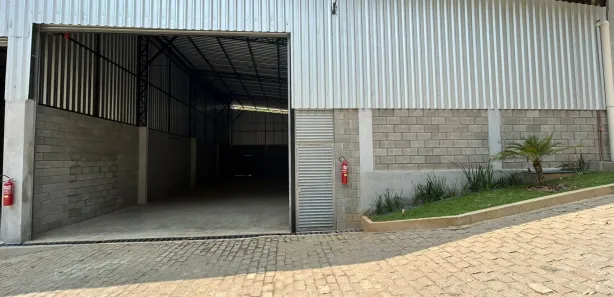 Galpão / Depósito / Armazém para alugar, 3366m² no Meudon, Teresópolis