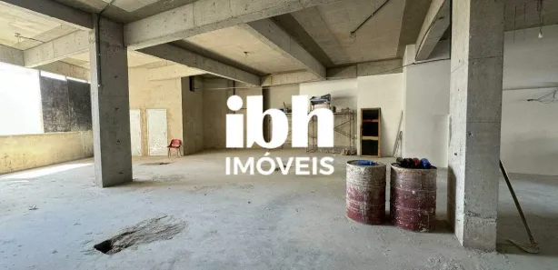 Loja / Salão / Ponto Comercial à venda, 141m² no São José, Uberaba