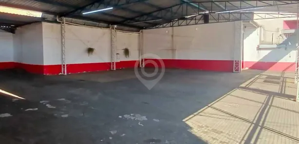 Loja / Salão / Ponto Comercial para alugar, 438m² no Centro, Itatiba