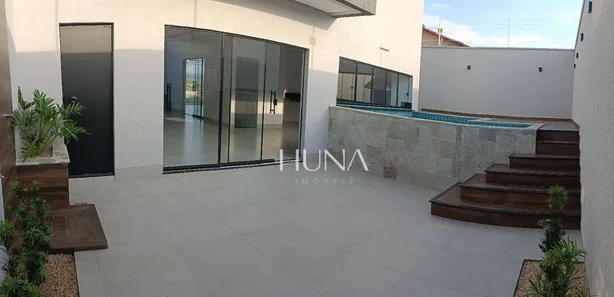Sobrado com 3 Quartos à venda, 206m² no Setor Sol Dourado, Trindade