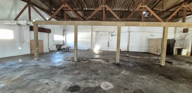 Galpão / Depósito / Armazém para venda ou aluguel, 250m² no Campos Elíseos, Resende