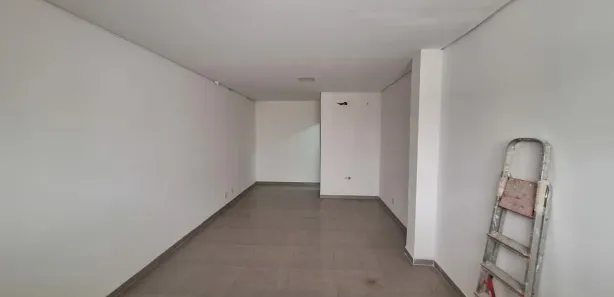Casa Comercial para alugar, 35m² no Vila Santa Luzia, Taboão da Serra
