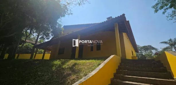 Fazenda / Sítio / Chácara com 3 Quartos para alugar, 341m² no Chácaras Ana Lúcia, Embu das Artes