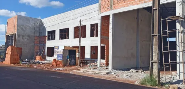 Conjunto Comercial / Sala para alugar, 58m² no Vila Edio, Arapongas