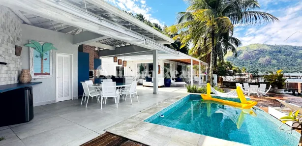 Casa de Condomínio com 4 Quartos à venda, 235m² no Ponta do Sapê (Cunhambebe), Angra dos Reis