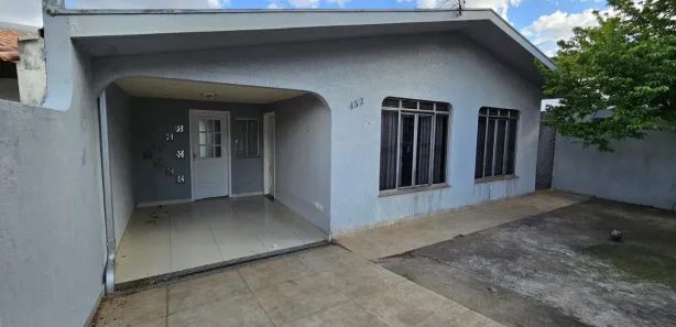 Casa com 3 Quartos para alugar, 120m² no Jardim Presidente Kennedy, Apucarana