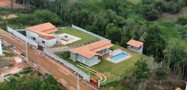 Fazenda / Sítio / Chácara com 3 Quartos à venda, 600m² no , Igaratá