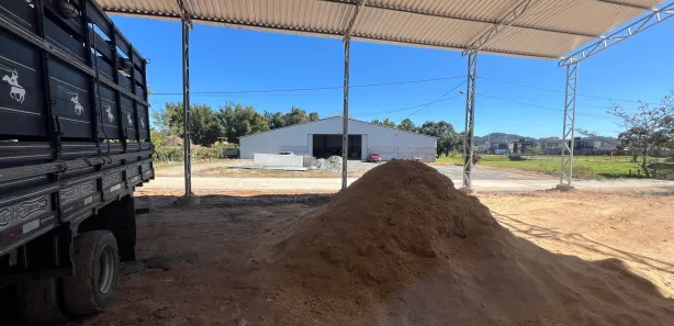 Galpão / Depósito / Armazém para alugar, 300m² no Centro, Camboriú