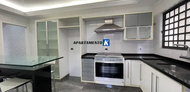 Sobrado com 4 Quartos para alugar, 246m² no Jardim Paraventi, Guarulhos