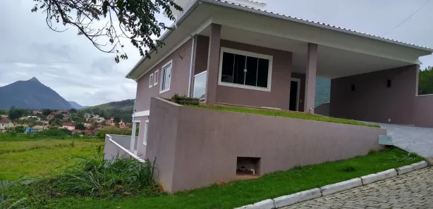 Casa de Condomínio com 3 Quartos para alugar, 200m² no Flamengo, Maricá