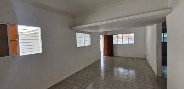 Casa com 3 Quartos para alugar, 360m² no Jardim São Paulo, Recife