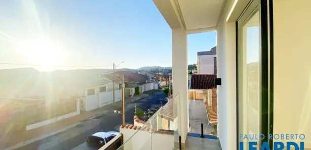 Sobrado com 3 Quartos à venda, 175m² no Jardim das Acácias, Poços de Caldas