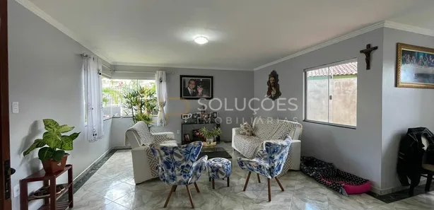 Sobrado com 4 Quartos à venda, 370m² no Região dos Lagos, Brasília