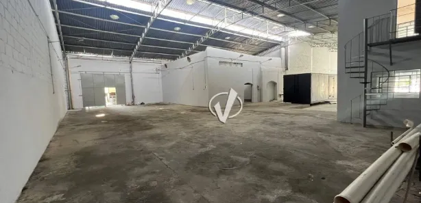 Galpão / Depósito / Armazém para alugar, 850m² no Chácara da Galega, Pindamonhangaba