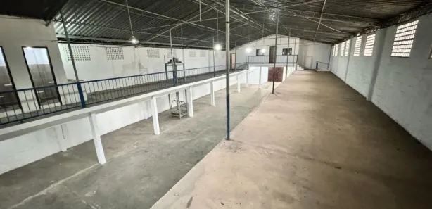 Galpão / Depósito / Armazém para venda ou aluguel, 600m² no Várzea das Moças, Niterói