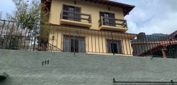 Casa com 3 Quartos para alugar, 90m² no Quissama, Petrópolis