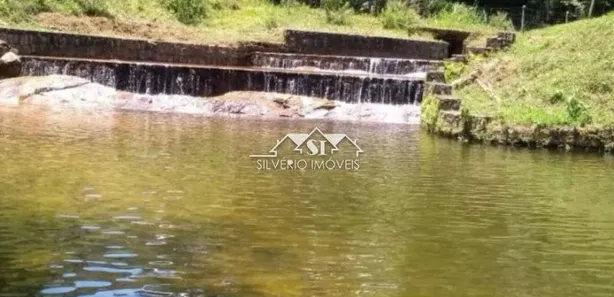 Fazenda / Sítio / Chácara com 3 Quartos à venda, 247m² no Mantiquira, Duque de Caxias