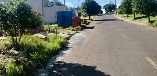 Terreno / Lote / Condomínio à venda, 171m² no Jardim Veneza II, Umuarama