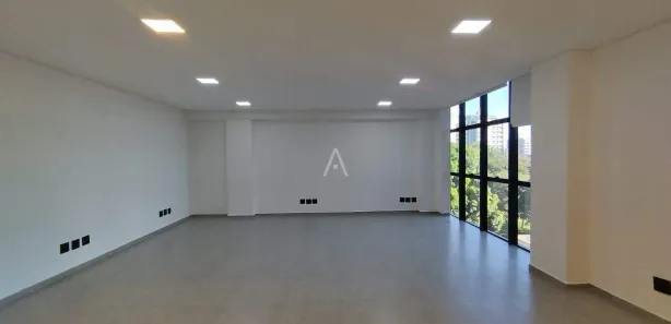 Conjunto Comercial / Sala para alugar, 58m² no Centro, Toledo