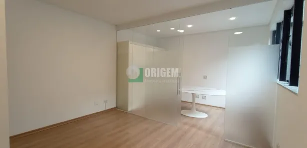 Conjunto Comercial / Sala para alugar, 29m² no Batel, Curitiba