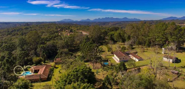 Fazenda / Sítio / Chácara com 7 Quartos à venda, 700m² no Roseira, Colombo