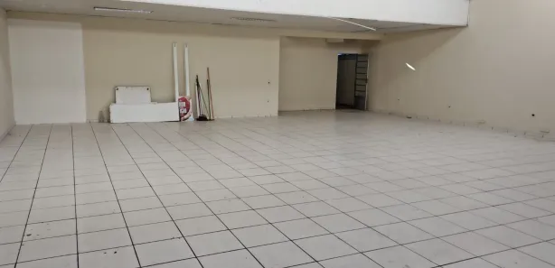 Conjunto Comercial / Sala para alugar, 175m² no Maracanã, Colombo
