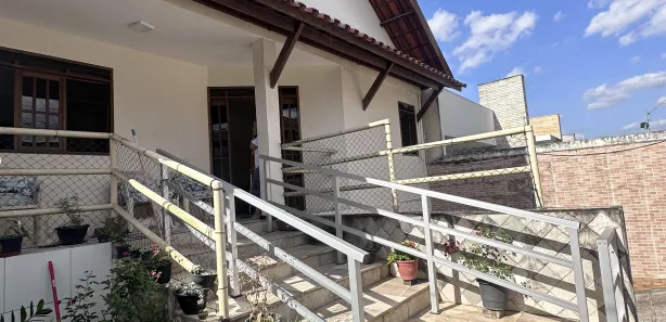 Casa com 5 Quartos para alugar, 160m² no Jardim Tavares, Campina Grande