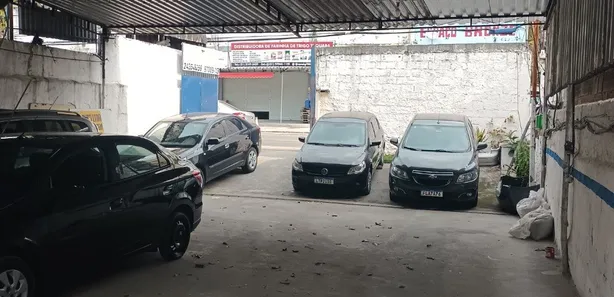 Galpão / Depósito / Armazém para venda ou aluguel, 657m² no Taquara, Rio de Janeiro