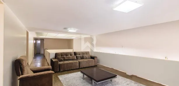 Casa com 8 Quartos para alugar, 1000m² no Jardim Social, Curitiba
