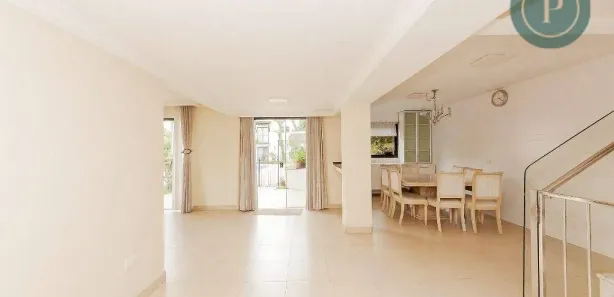 Casa de Condomínio com 4 Quartos para alugar, 280m² no Santa Cândida, Curitiba