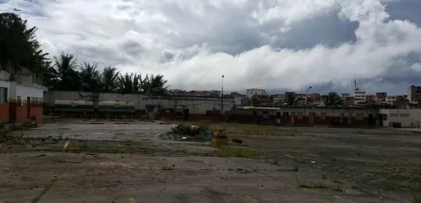 Garagem à venda, 6000m² no Pernambués, Salvador