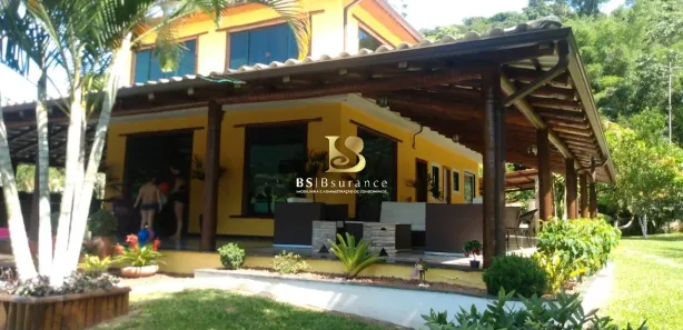 Fazenda / Sítio / Chácara com 4 Quartos à venda, 500m² no Centro, Cachoeiras de Macacu