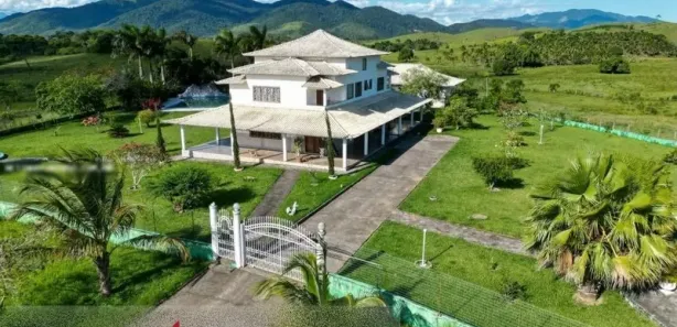 Fazenda / Sítio / Chácara com 4 Quartos à venda, 112000m² no Papucaia, Cachoeiras de Macacu