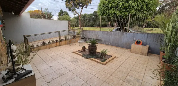 Casa com 3 Quartos à venda, 160m² no Conjunto Habitacional Maria Cecília Serrano de Oliveira, Londrina