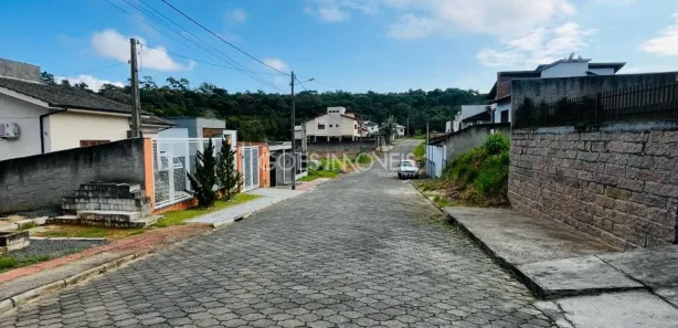 Casa com 2 Quartos para alugar, 72m² no Vila Floresta II, Criciúma