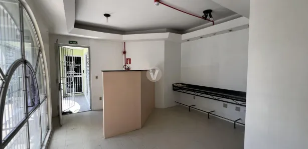 Loja / Salão / Ponto Comercial com 1 Quarto à venda, 38m² no Centro, Santa Maria