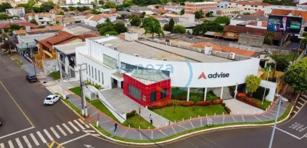 Galpão / Depósito / Armazém para alugar, 360m² no Boa Vista, Londrina