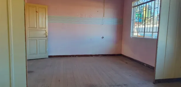 Casa Comercial com 3 Quartos para alugar, 150m² no Colônia Murici, São José dos Pinhais