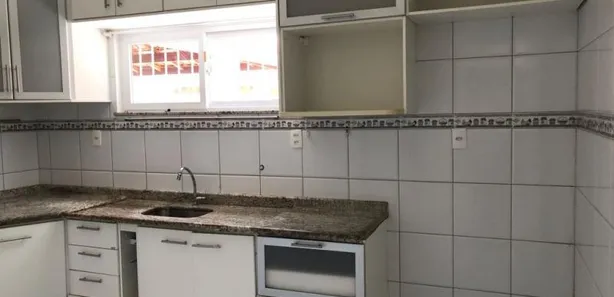 Casa de Condomínio com 4 Quartos à venda, 250m² no Buraquinho, Lauro de Freitas