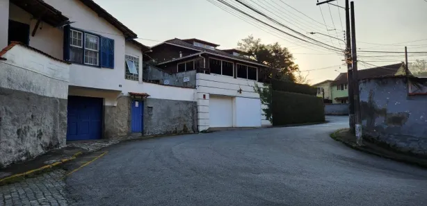 Casa com 2 Quartos à venda, 86m² no Vila Militar, Petrópolis