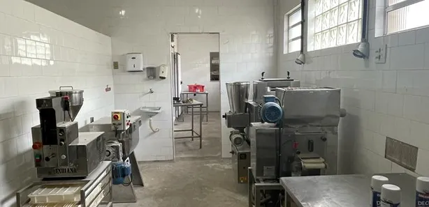 Galpão / Depósito / Armazém à venda, 566m² no Guaratiba, Rio de Janeiro