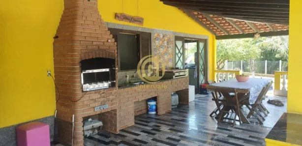 Fazenda / Sítio / Chácara com 3 Quartos à venda, 1500m² no Piracangaguá, Taubaté