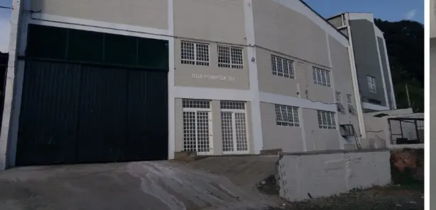 Galpão / Depósito / Armazém para venda ou aluguel, 1300m² no Chácaras Marco, Barueri