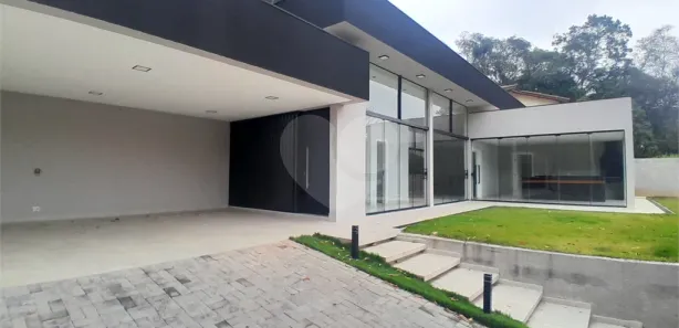 Casa de Condomínio com 3 Quartos para venda ou aluguel, 180m² no Cumbari, Mairiporã