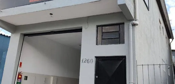 Prédio Inteiro à venda, 230m² no Conjunto Habitacional José Barnet Y Vives, Atibaia