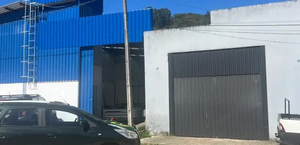 Galpão / Depósito / Armazém para alugar, 160m² no Rio Pequeno, Camboriú