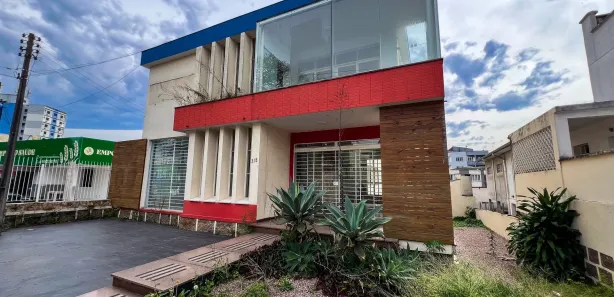 Casa com 6 Quartos para alugar, 289m² no Centro, Criciúma