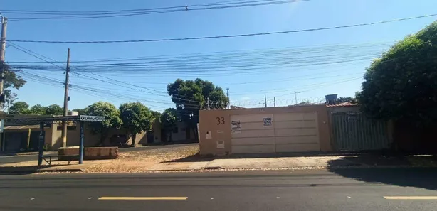 Loja / Salão / Ponto Comercial com 3 Quartos à venda, 96m² no Fabrício, Uberaba