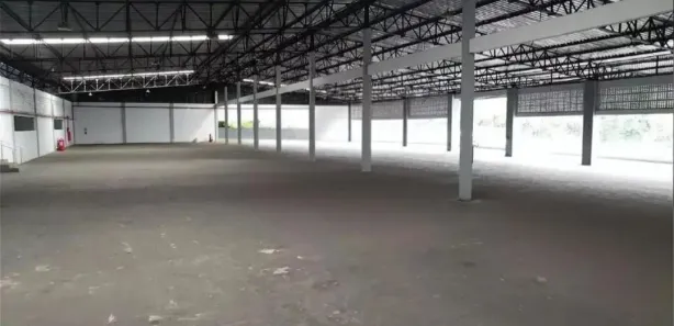 Galpão / Depósito / Armazém para alugar, 2700m² no Japiim, Manaus