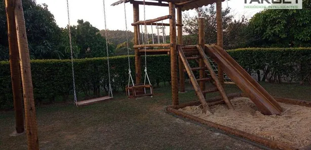 Casa de Condomínio com 4 Quartos à venda, 180m² no , Alumínio